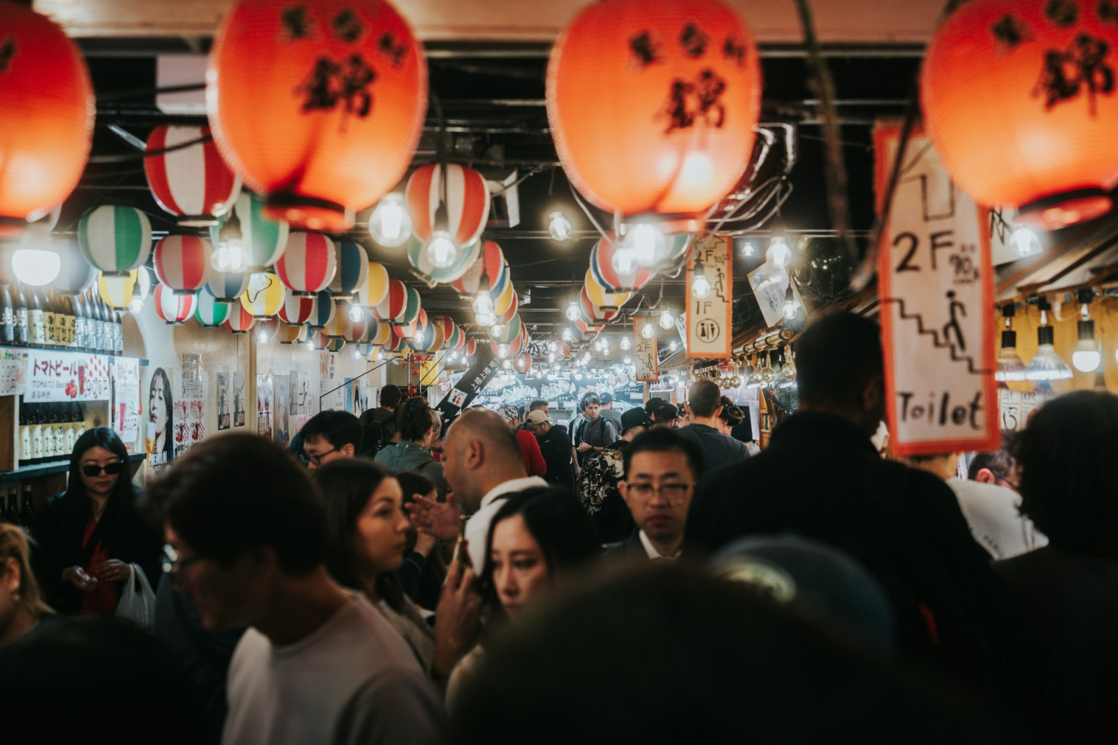 A walk through Kyoto’s Nishiki Market reveals more than just snacks and souvenirs—it’s a living record of the city’s food culture, where time-honoured methods still shape everyday ingredients (Photo: Dex Ezekiel/Unsplash)