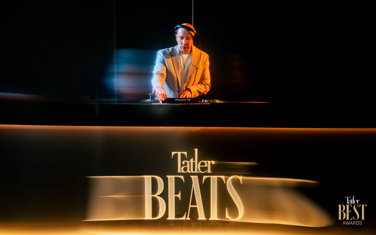 Tatler Best Awards 2025 is finally out! On October 21, Tatler Asia announced this year's top 100 restaurants, bars, and hotels. Photo: The DJ played and created a captivating atmosphere at both the cocktails and the after-party