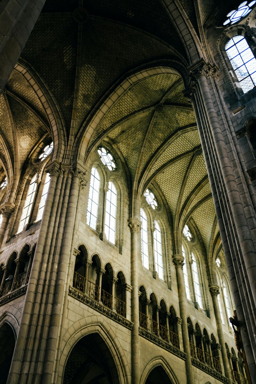 Pointed arches, ribbed vaults, and flying buttresses allowed cathedrals to soar higher and “let in the light of God” (Photo: Pexels)