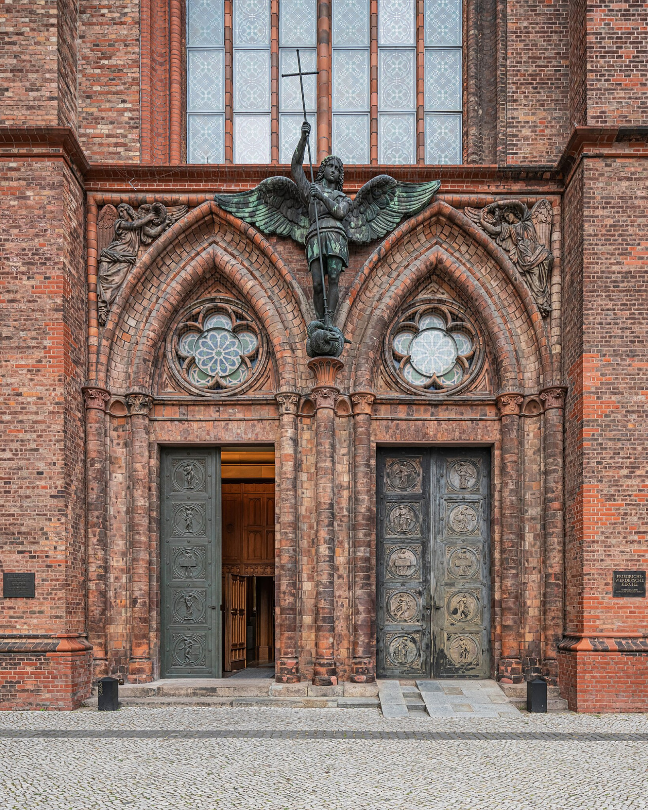 The pointed arches of Friedrichswerder Church in Berlin (Photo: WikiCommons)