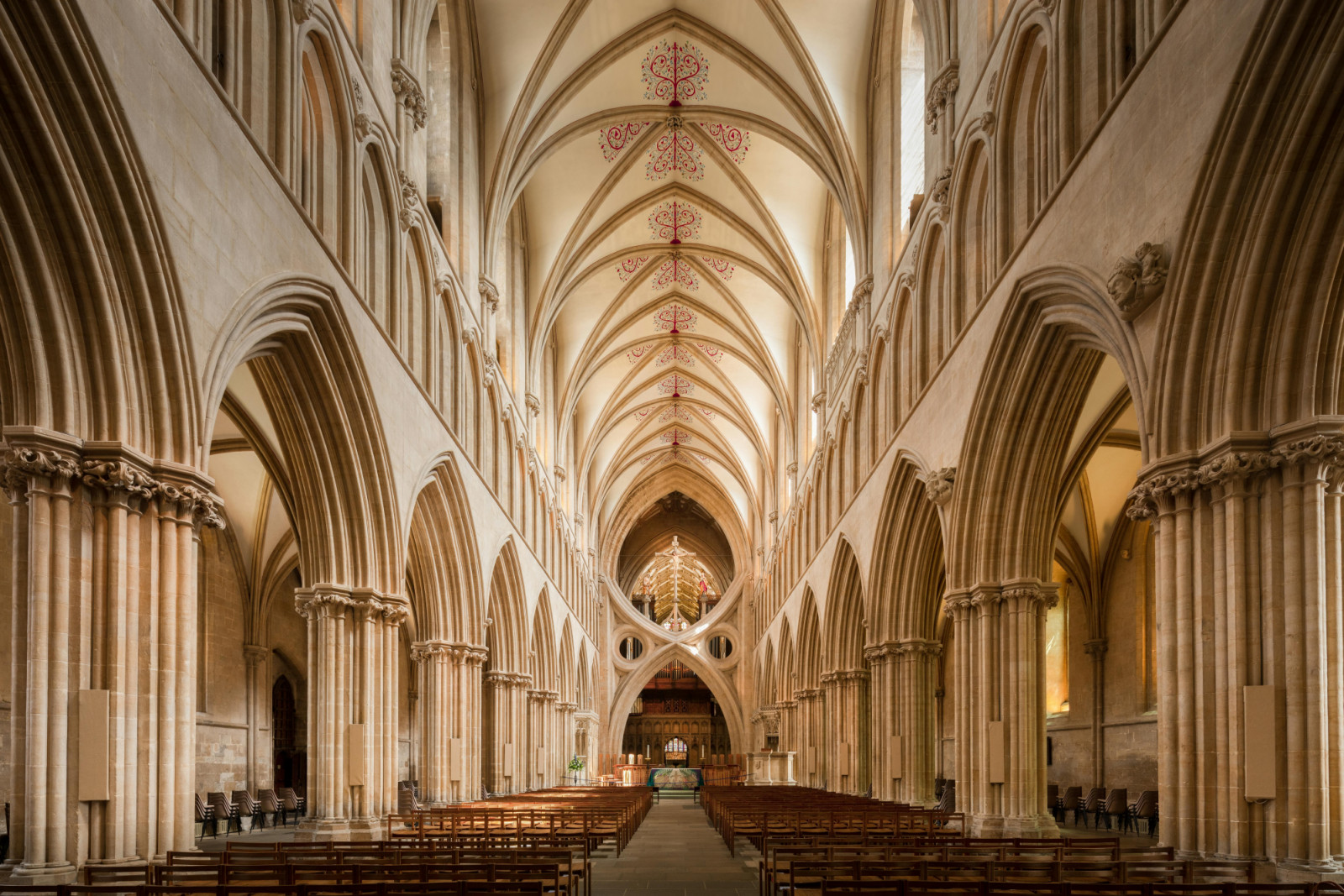 Naves in Gothic architecture produce a dynamic spatial rhythm (Photo: Pexels)