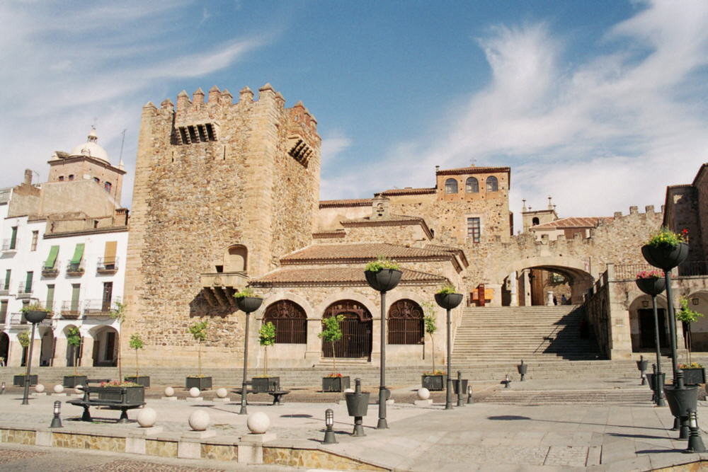 The Arco de la Estrella in the Cáceres Old Town was the main entrance into King’s Landing (Photo: WikiCommons)