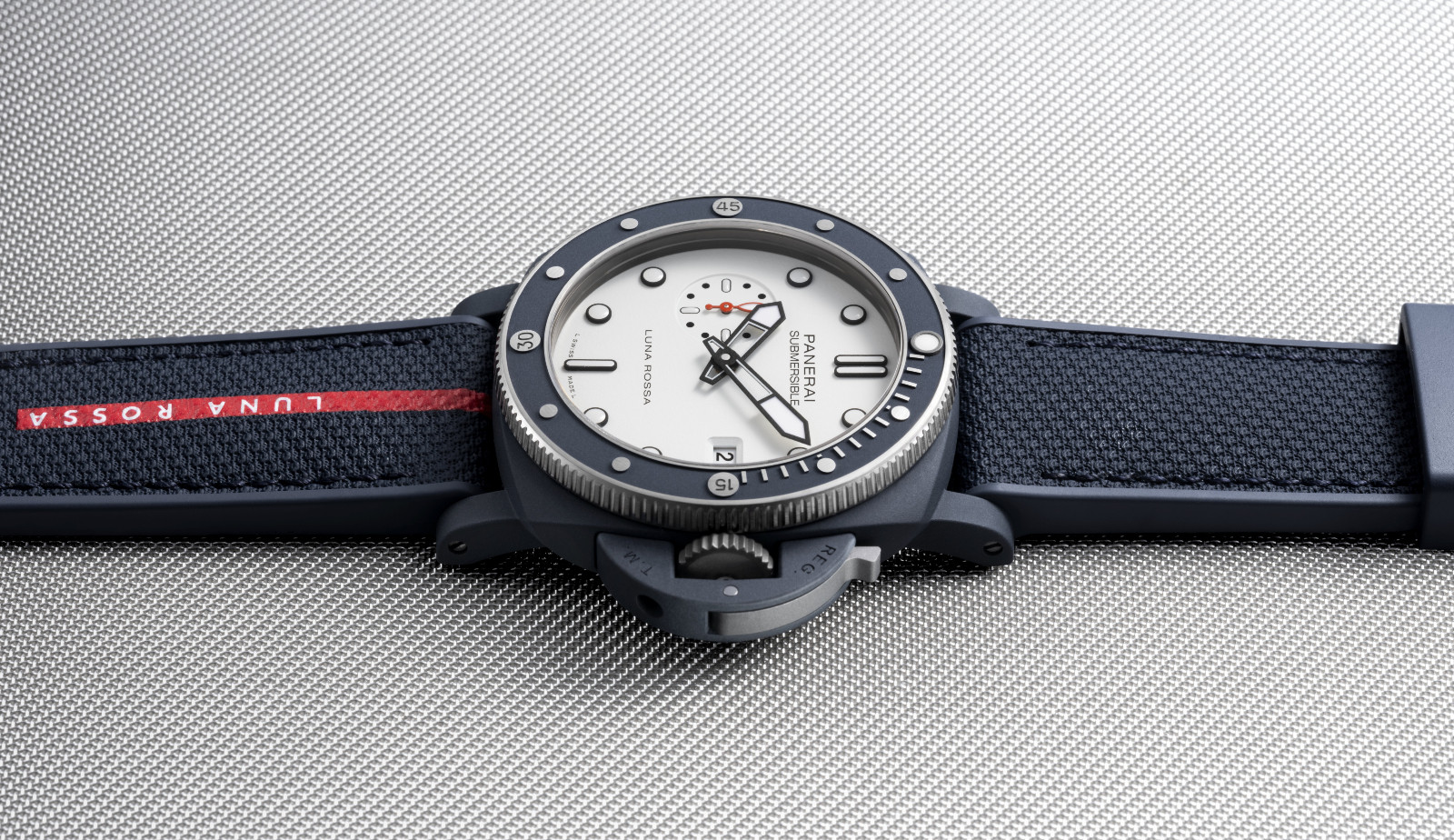 Panerai Submersible QuarantaQuattro Luna Rossa Ti-Ceramitech