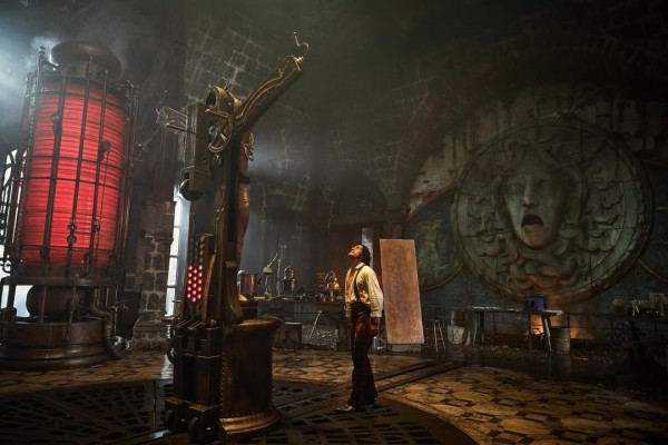 Guillermo del Toro resurrects the haunting majesty of Gothic architecture in his rendition of Mary Shelley’s ’Frankenstein’ (Photos: Netflix)