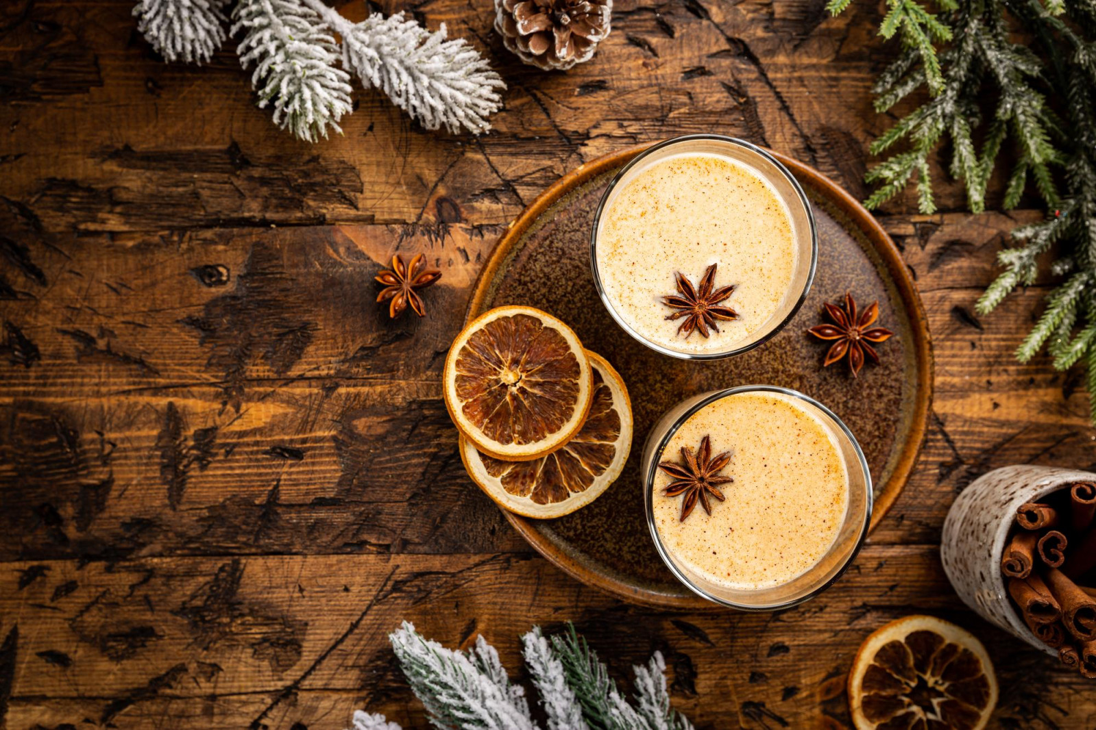 These festive Christmas cocktails have travelled through centuries, from medieval monasteries to Victorian parlours, to become enduring winter traditions (Photo: Tatyana Goskova/Freepik)