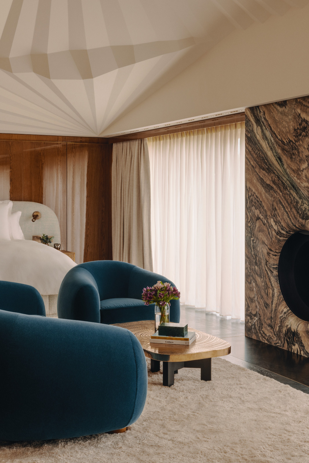 Each of the resort’s 51 rooms and suites features panoramic seated terraces with spectacular views of Les Trois Vallées (Photo: Rosewood)
