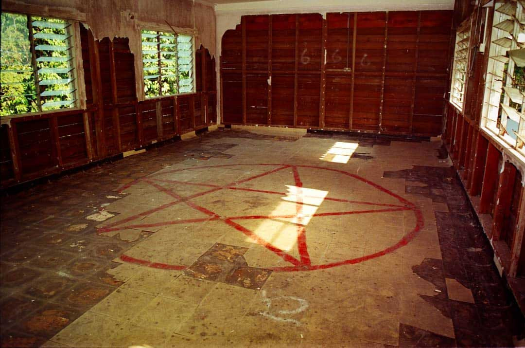 A room infamous for alleged demonic rituals above the dental wing of the hospital, now demolished (Photo: Instagram / urbex.boss)