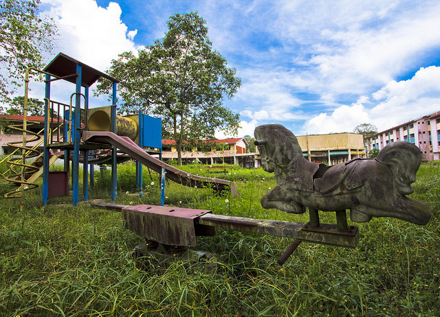 The ruins of a playground at Neo Tiew Estate (Photo: Google Maps / Ah Teo)