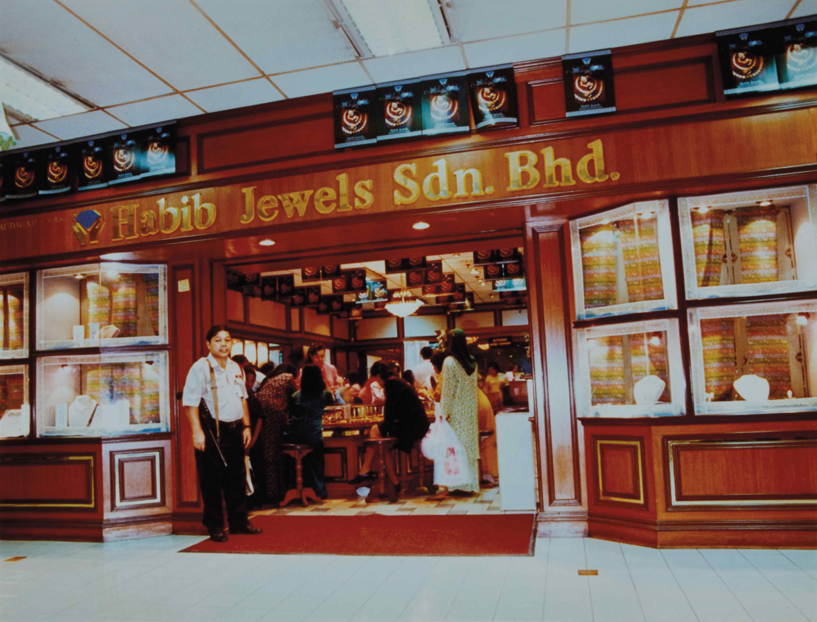 Where it all began: Habib’s first retail outlet at Semua House in Kuala Lumpur redefined the jewellery shopping experience with its open, gallery-style concept (Photo: Habib)
