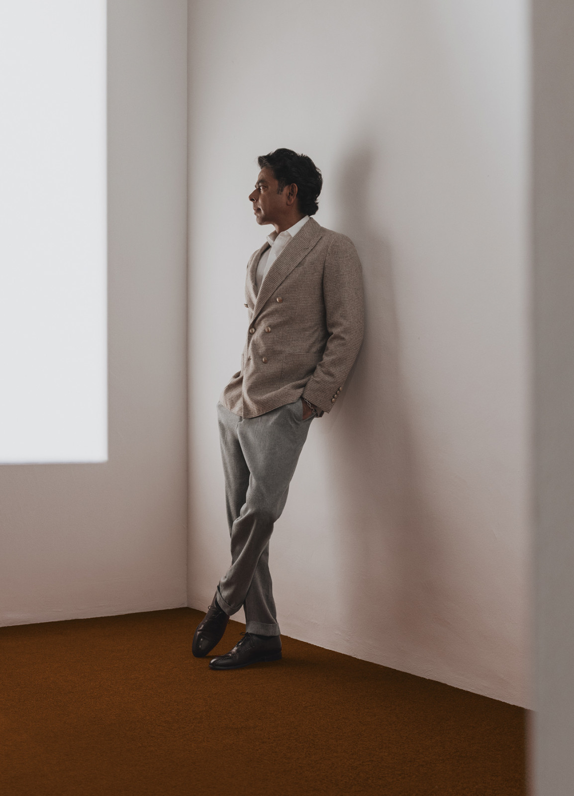 Brunello Cucinelli
jacket, trousers;
Anurag’s own shirt,
bracelet, shoes