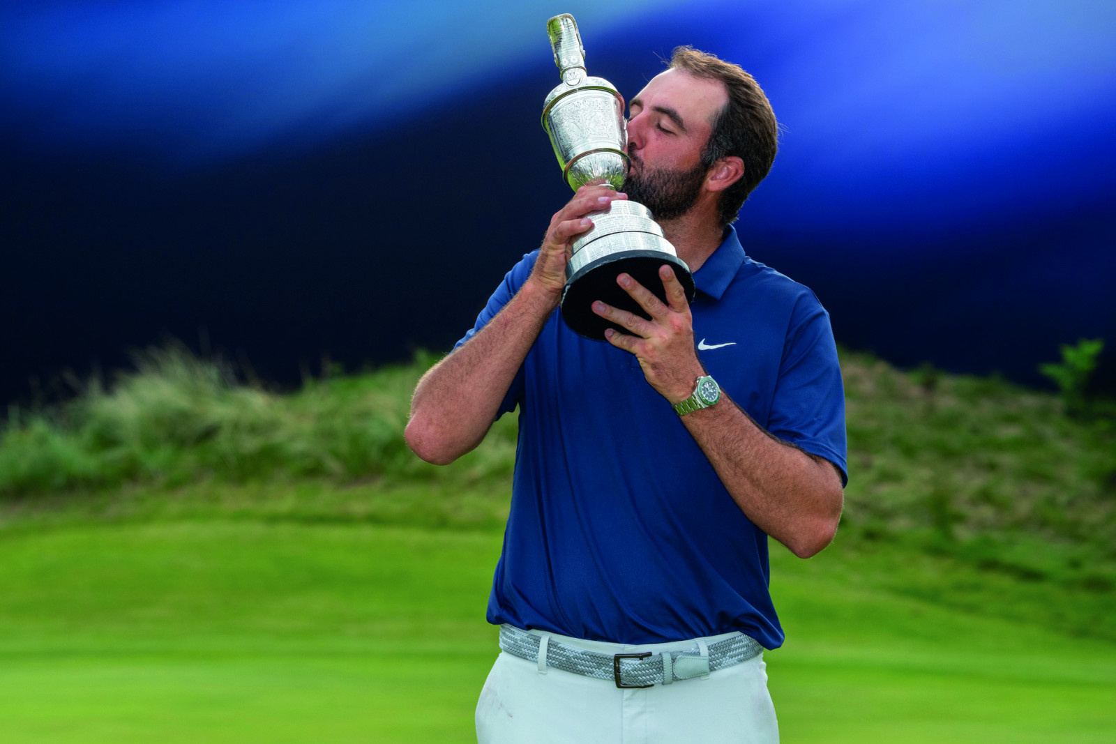 Scheffler holds the Claret Jug (Photo: courtesy of Rolex)