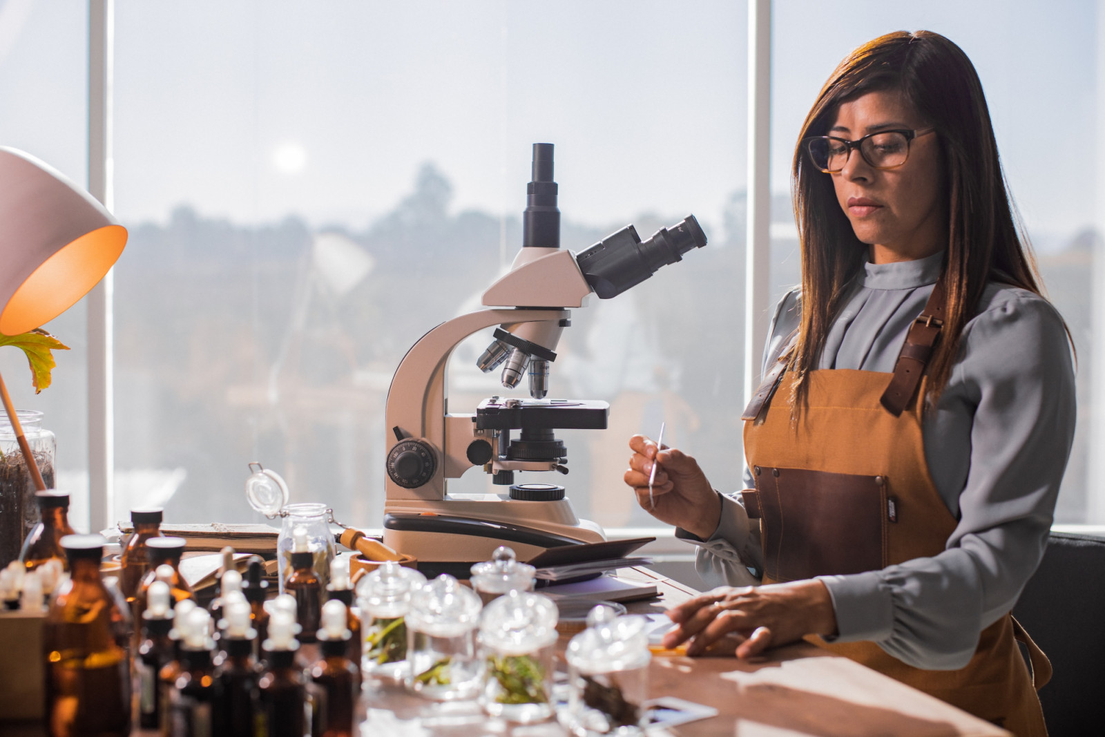 Viridiana Tinoco, insinyur biokimia yang beralih menjadi master distiller dan kini mendefinisikan ulang makna kemewahan tequila di Clase Azul