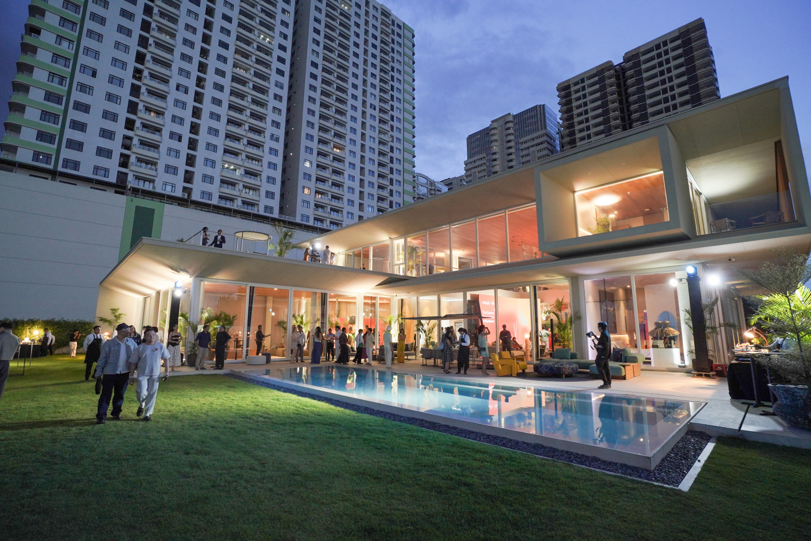Elan by the Bay