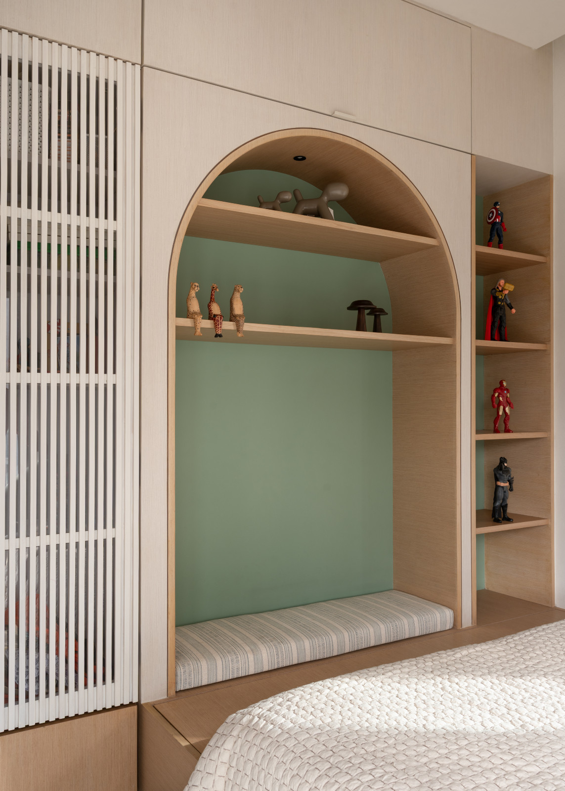 Details of the children's bedroom in a Mumbai, India home by Pill Design Studio