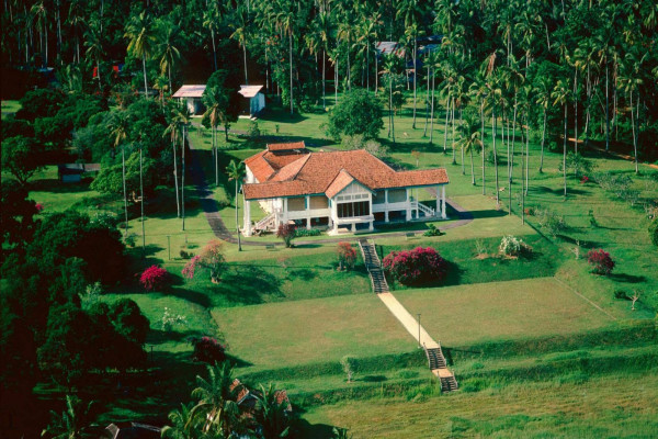 This Halloween, spook yourself with stories of potentially haunted spots in Singapore (Photo: National Library Singapore / R. Ian Lloyd)