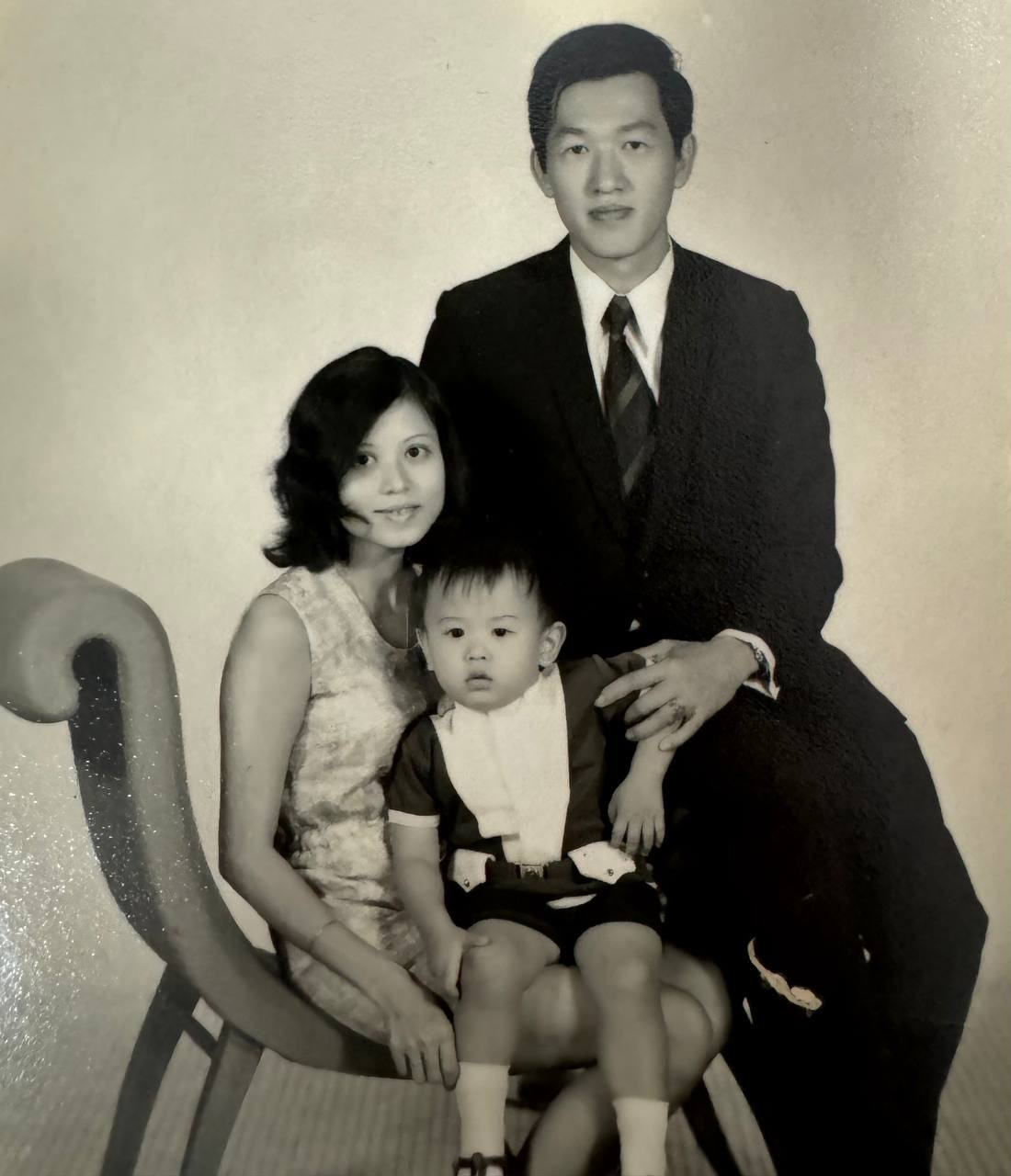 A young Teng with his parents (Photo: Richard Teng)
