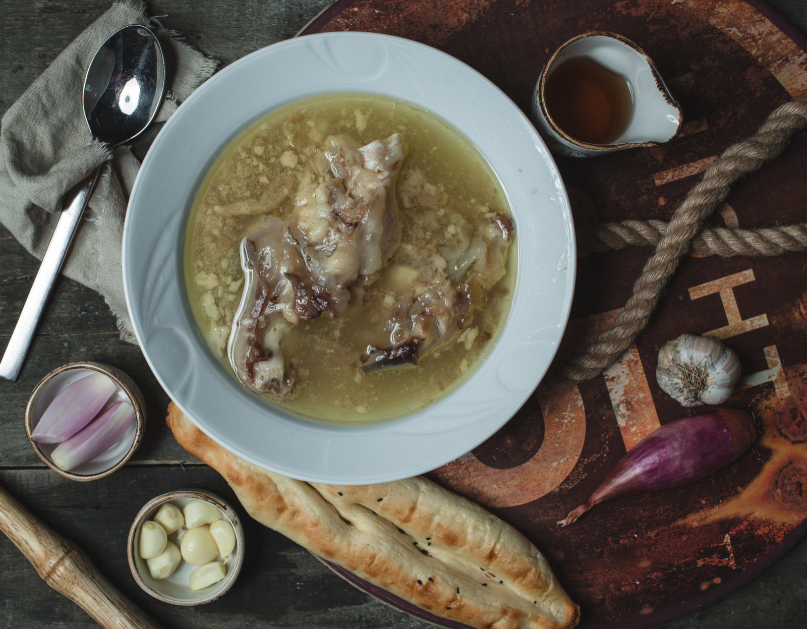 Slow-simmered broths extract collagen from bones and joints, turning humble ingredients into nutrient-rich stock (Photo: Azerbaijan_stockers/Freepik)