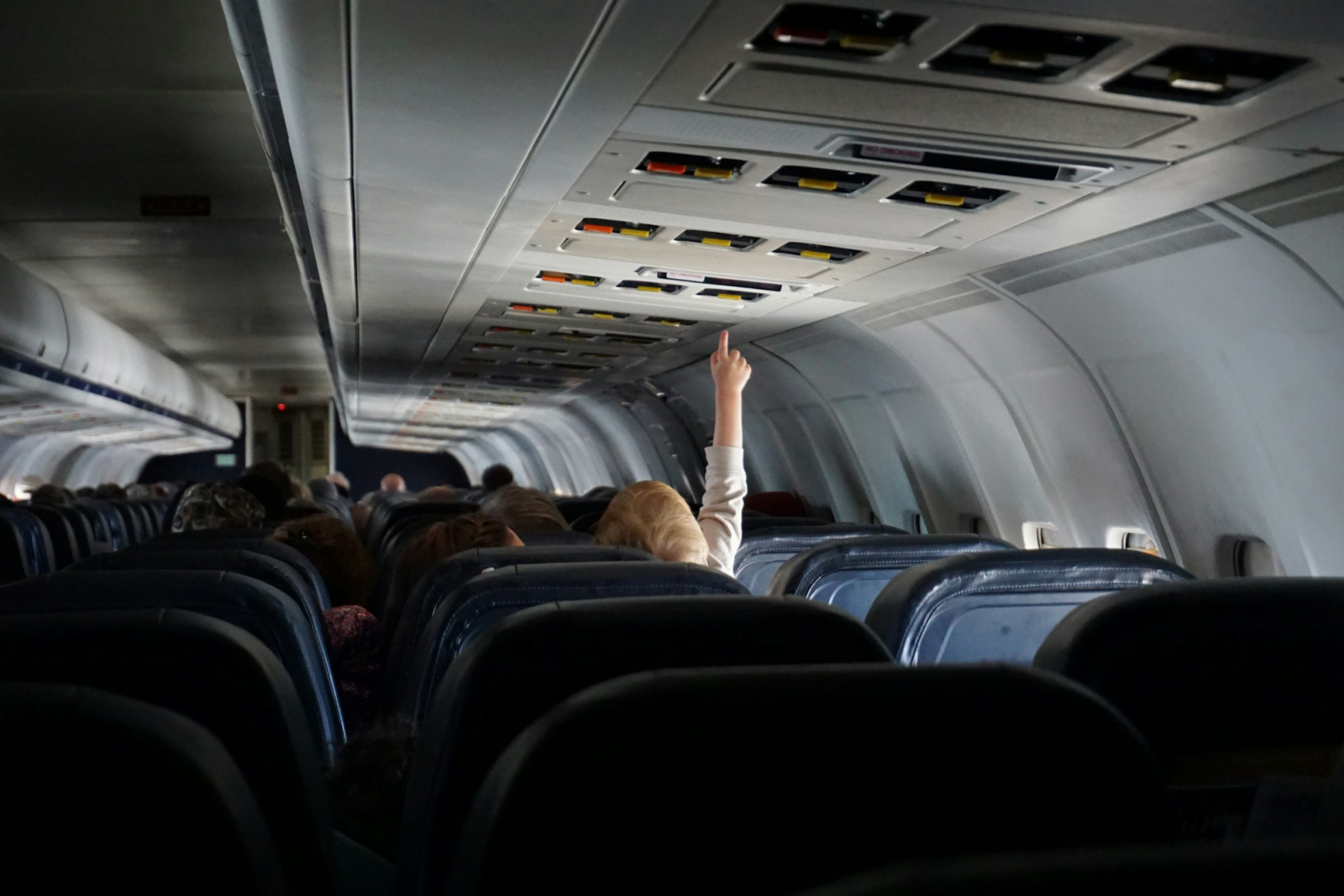 Cabin pressure and dry air alter taste and texture—some meals perform better than others at 35,000 feet (Photo: Steven Thompson/Unsplash)