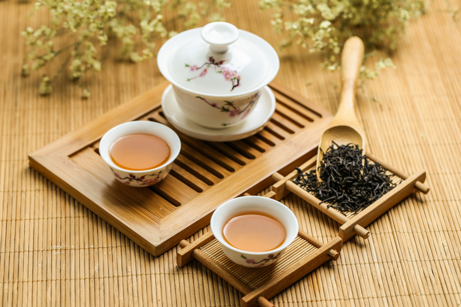 Steep green tea 1–3 minutes, oolong 2–4 minutes, and black tea 3–5 minutes for best flavour (Photo: xb100/Freepik)