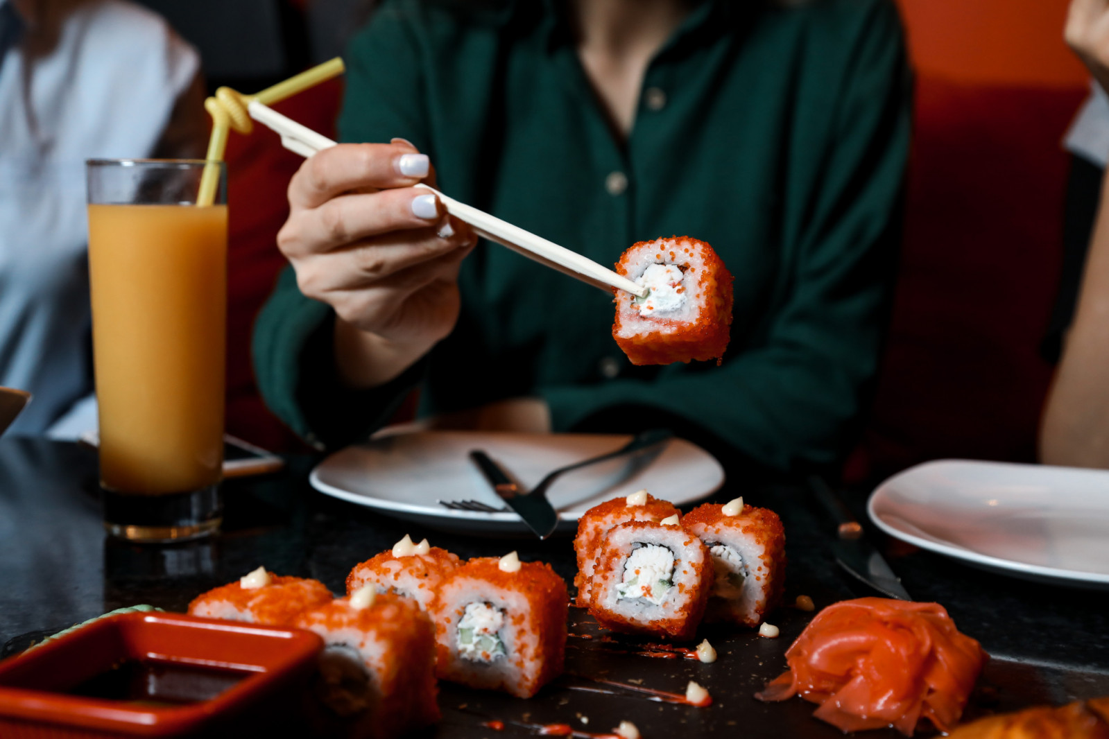 Each piece is built with intent—taking it apart unravels the balance the chef crafted in every bite (Photo: Stockking/Freepik)
