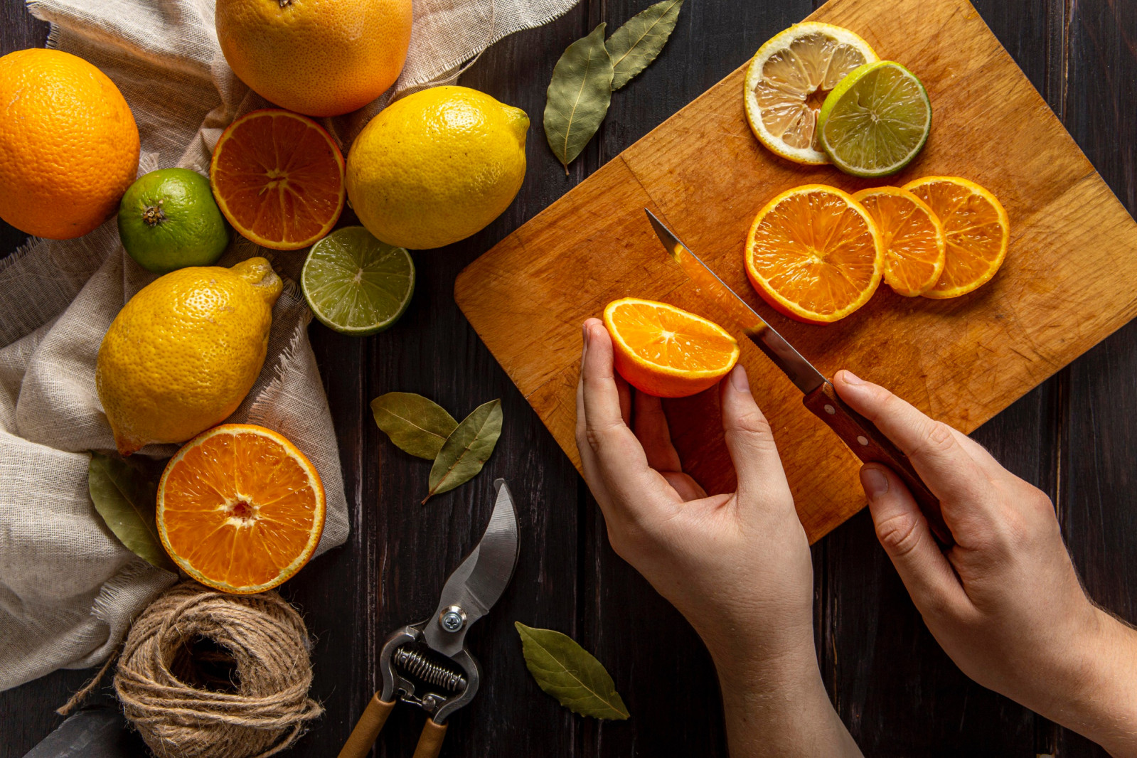 Aldehydes can smell clean, waxy or citrus-sharp—notes that give perfumes their signature brightness and airy diffusion (Photo: Freepik)