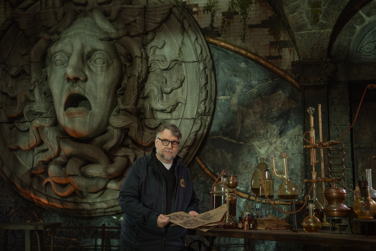 Step into the literary worlds that echo Guillermo del Toro’s cinematic vision, where monsters, myths and dark beauty coexist (Photo: John Wilson/Netflix © 2025)