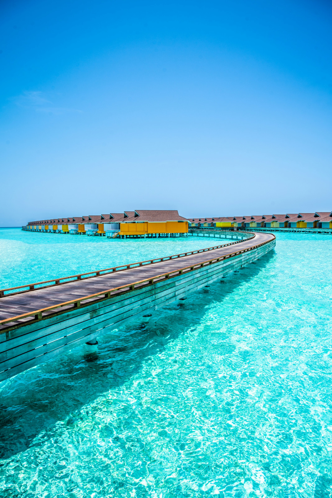 Adults-only resorts give that much-needed child-free peace, even if it’s only for a few days (Photo: Rayyu Maldives / Unsplash)
