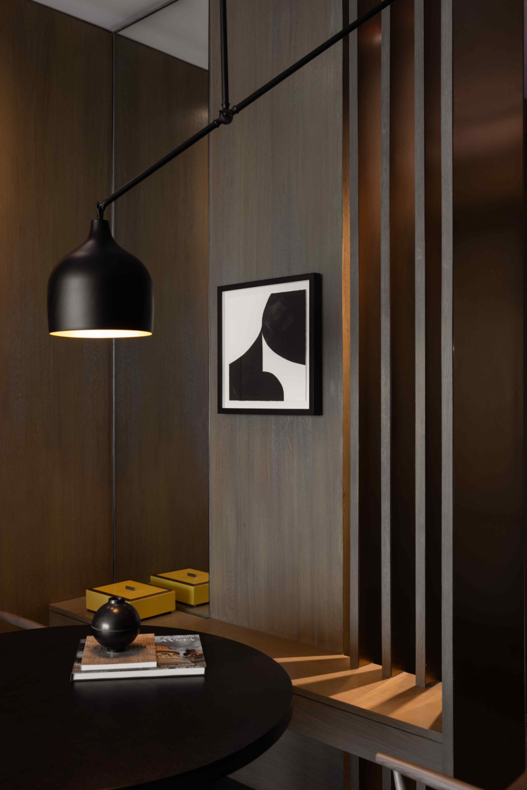 2 Each room features defined zones for dining or working