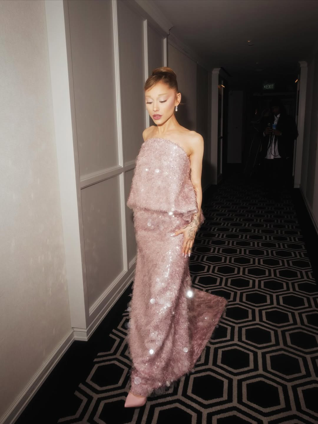 Ariana Grande channelling Glinda (Photo: @arianagrade / Instagram)