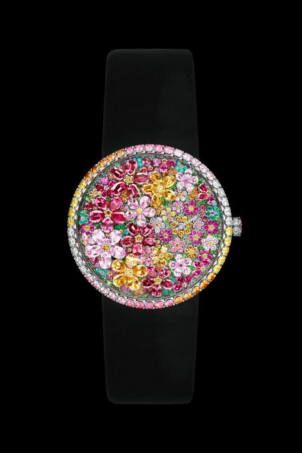 The dial is decorated with more than 1,000 gemstones