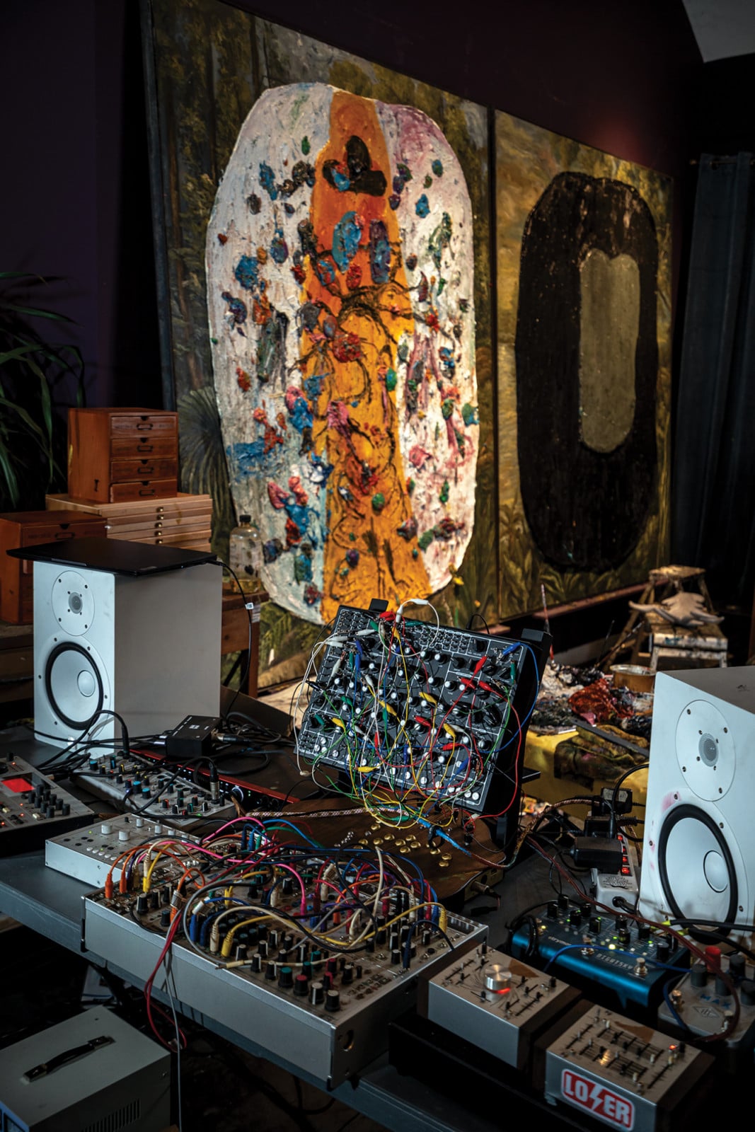 Analog modular synthesizer and gears for experimental noise and music