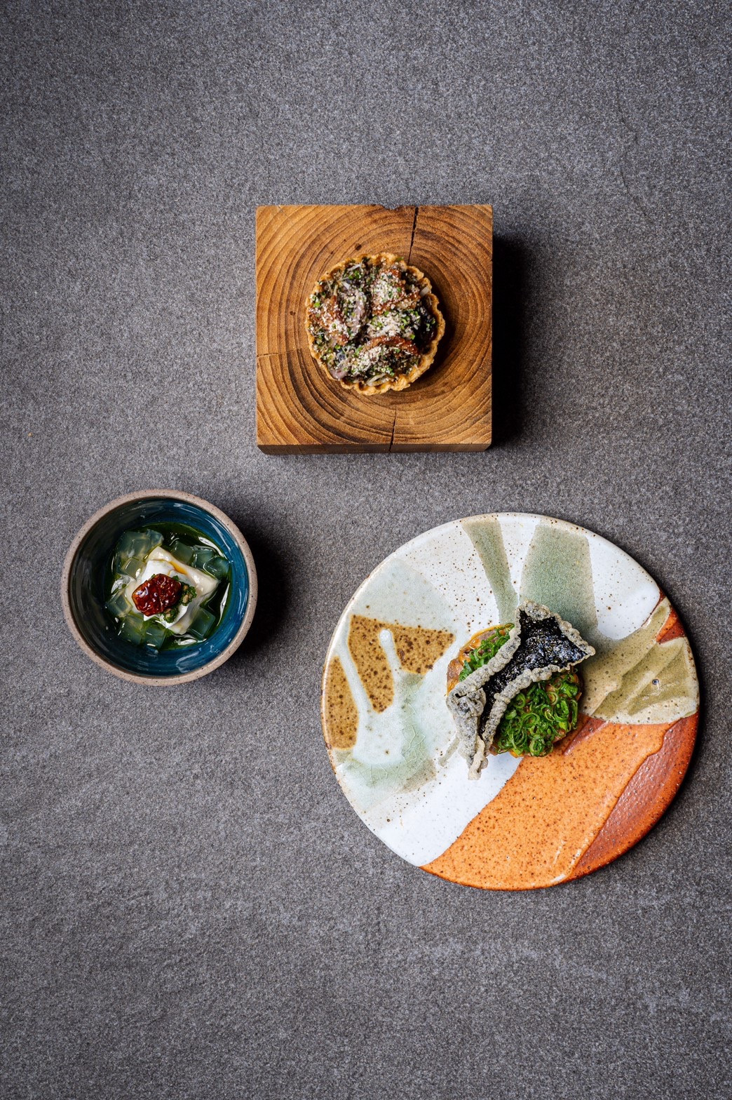 เมนูที่รังสรรค์จากวัตถุดิบตามฤดูกาลจากร้าน Blackitch Artisan Kitchen ที่ซ่อนตัวอยู่ในย่านนิมมานของเชียงใหม่