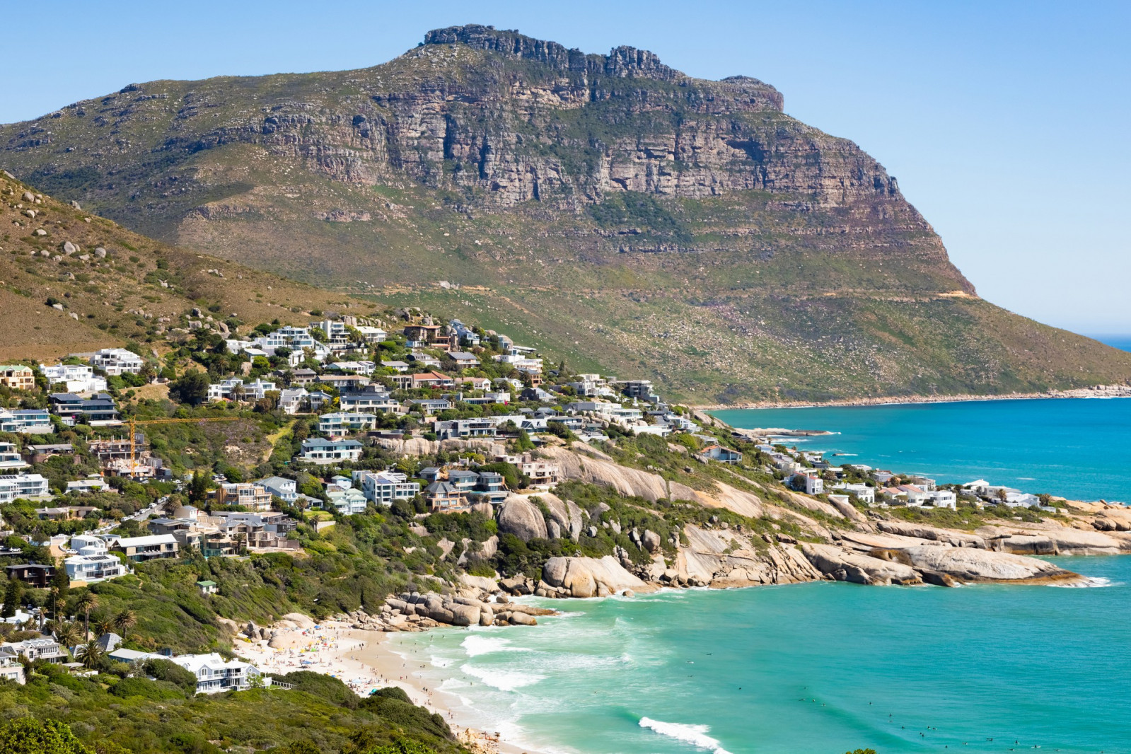 For those who would rather skip the cold, these destinations promise warmth and sun to close out the year (Photo: Wirestock)