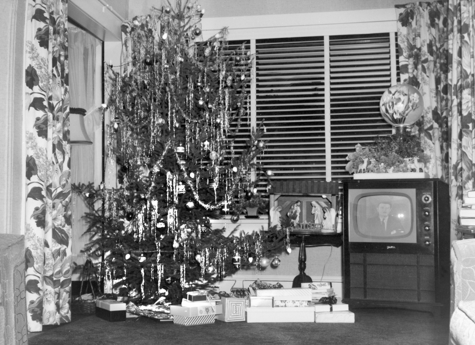From handcrafted ornaments to LED-lit trees, explore how Christmas décor trends changed over the decades and the styles that defined each era. In photo is a living room from Christmas circa 1952 (Photo: Kirn Vintage Stock/Corbis via Getty Images)
