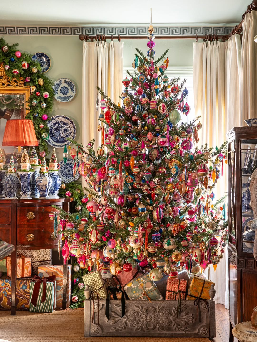 2020s: Sustainable and eclectic: handcrafted ornaments, LED lighting, and layered textures define today’s Christmas style (Photo: @vintageholiday/Instagram)