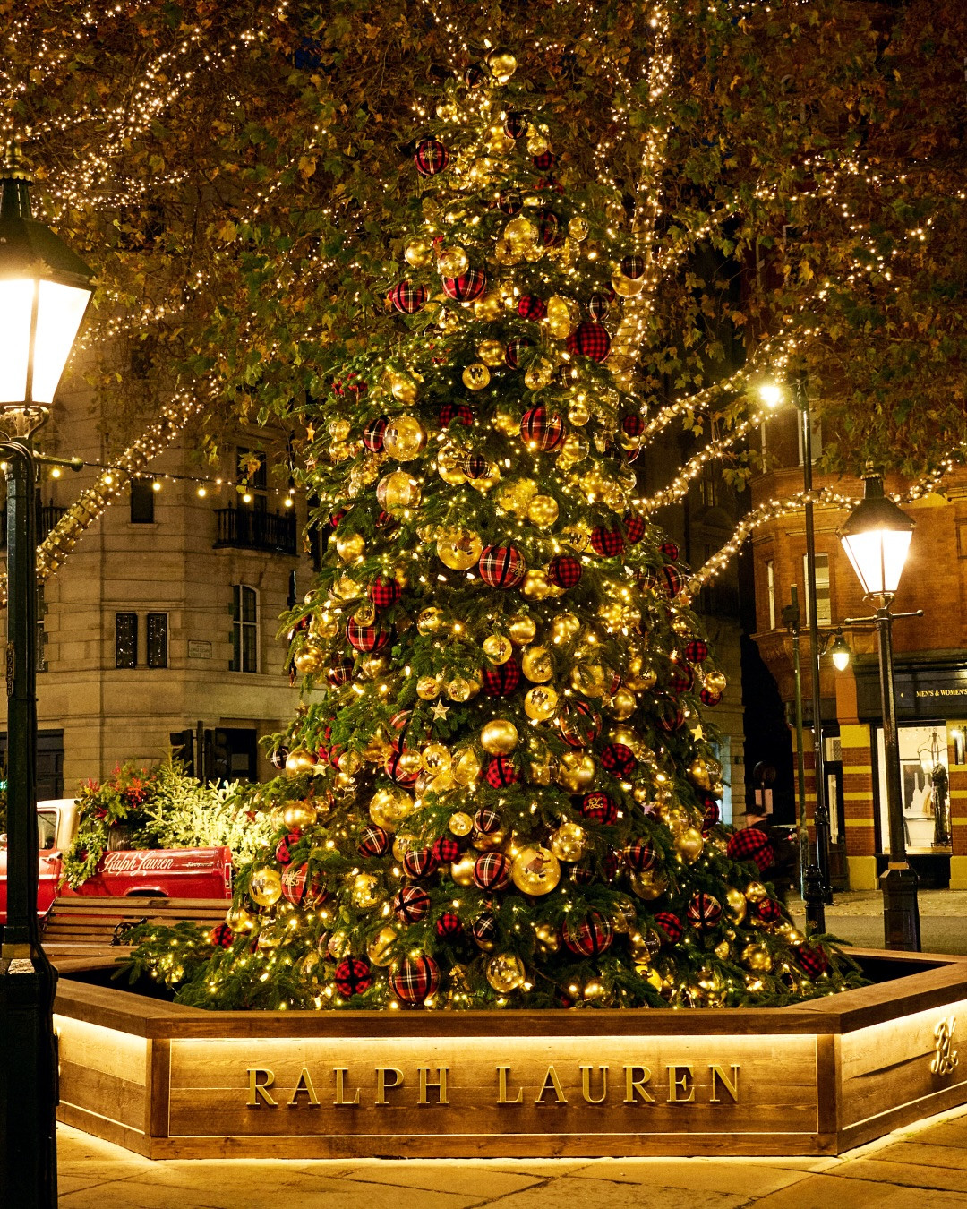 This year, Christmas décor feels extra festive perhaps as a form of rebellion to the times (Photo: @ralphlauren/Instagram)