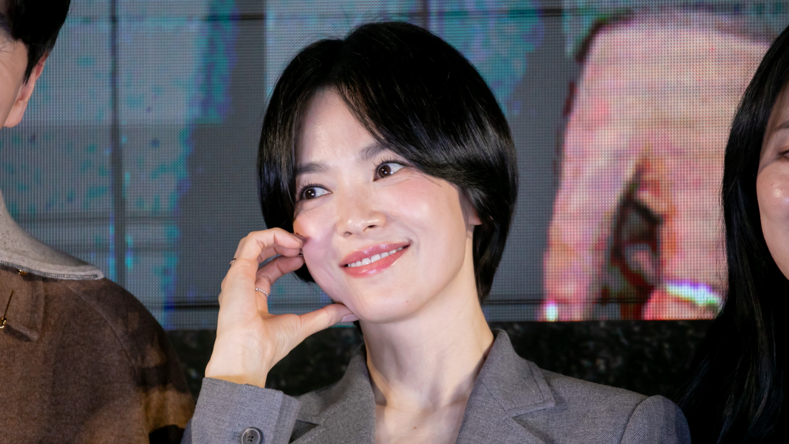 Song Hye-kyo epitomises elegance through understated palettes and impeccable tailoring  (Photo: iMBC/Imazins via Getty Images)