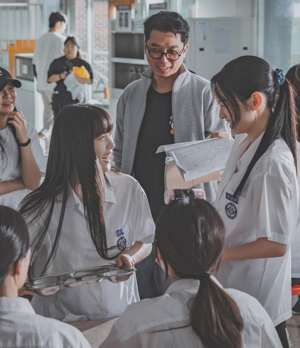 The show is co-directed by famous director Lee Eung-bok and Park So-hyun