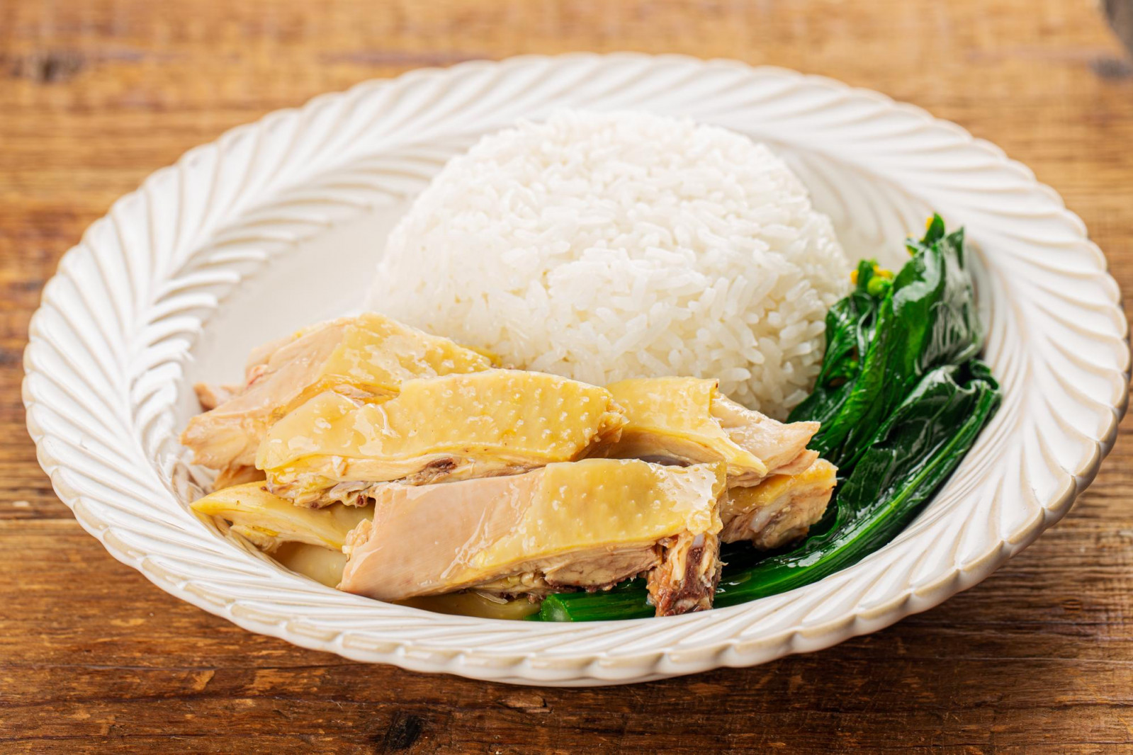 A melting pot of Malay, Chinese, Indian and Peranakan influences, Singapore’s hawker centres showcase cuisine shaped by centuries of migration (Photo: Dashu83/Freepik)