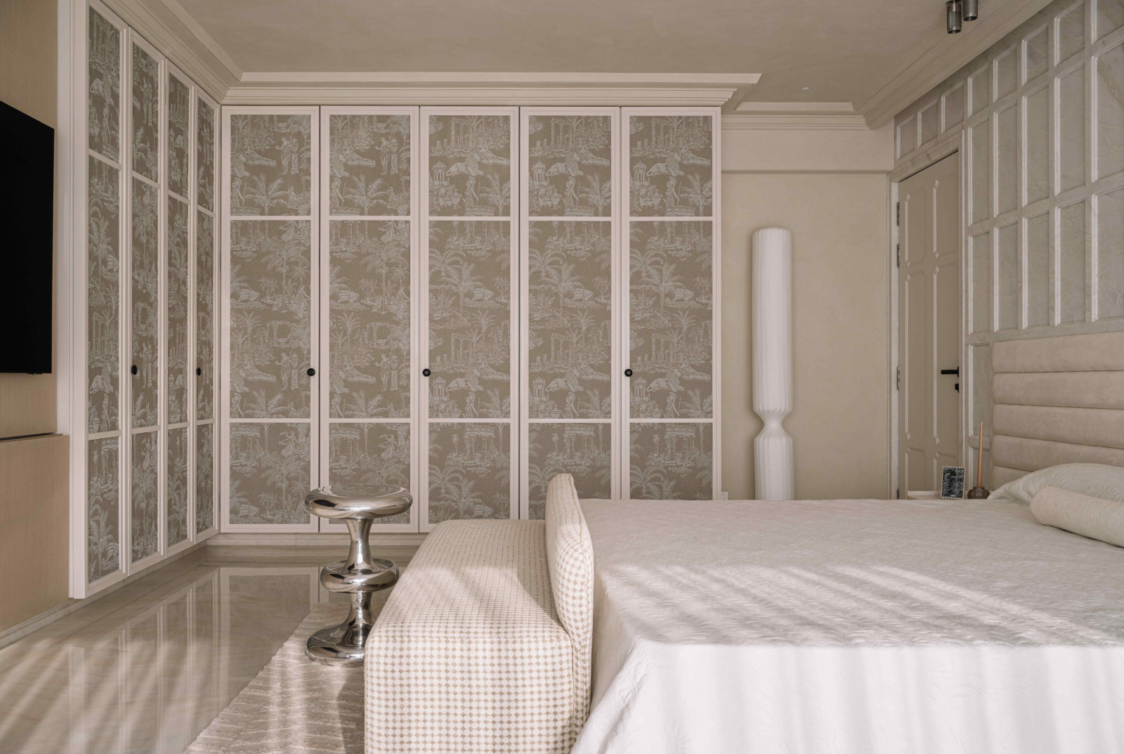 The parents’ bedroom honours the family’s preference for both tradition and modernity