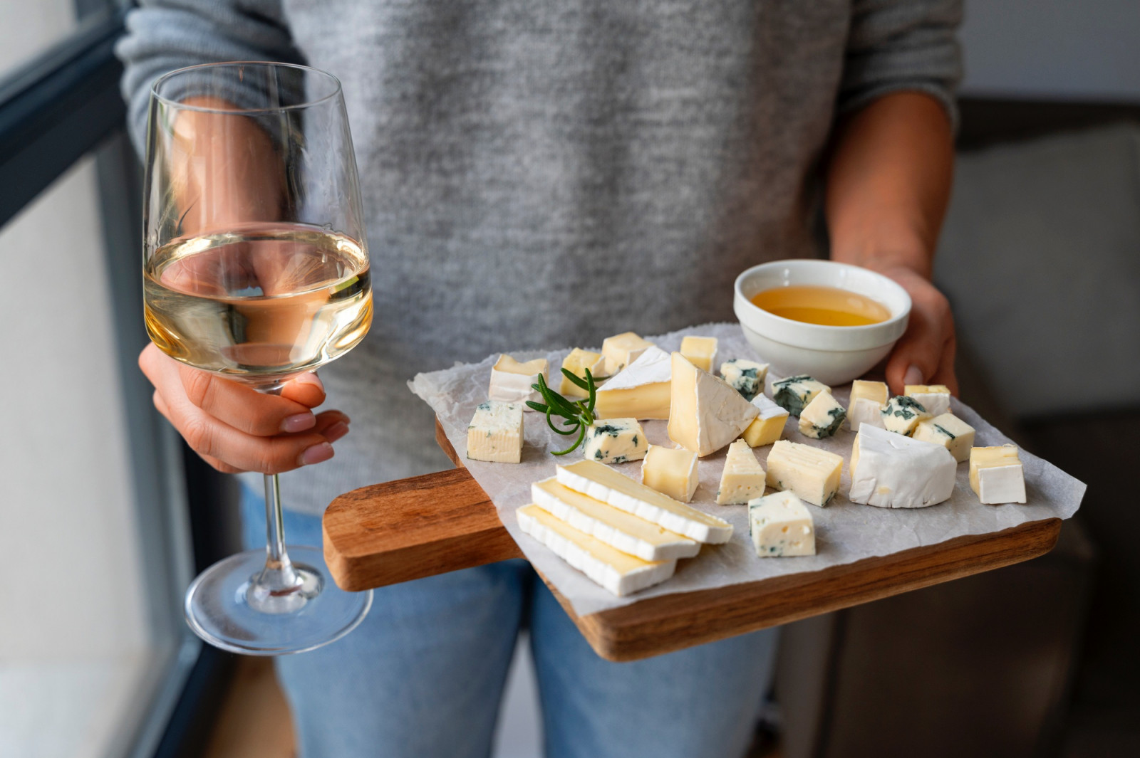 Local guidelines offer a starting point, but discovering unexpected matches is part of the enjoyment, showing that cheese pairing can be both rooted in craft and genuinely fun (Photo: Freepik)