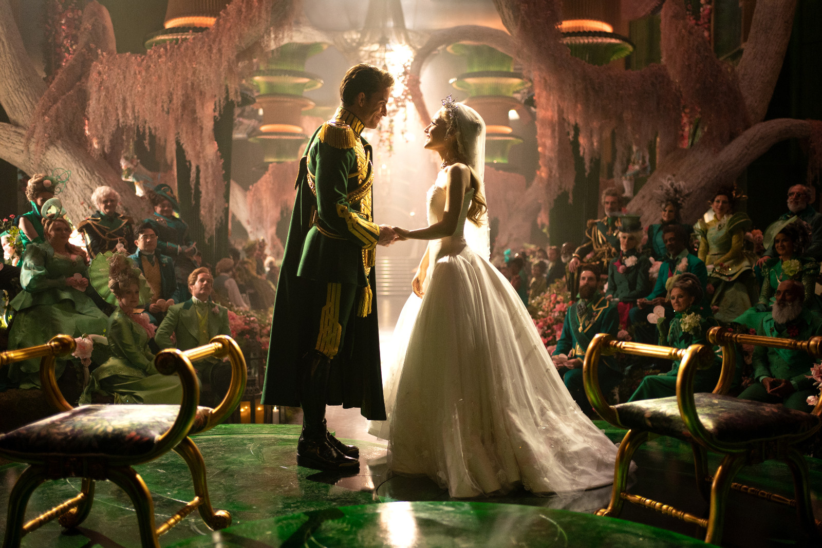Prince Fiyero and Glinda at the wedding (Photo: Universal Pictures)
