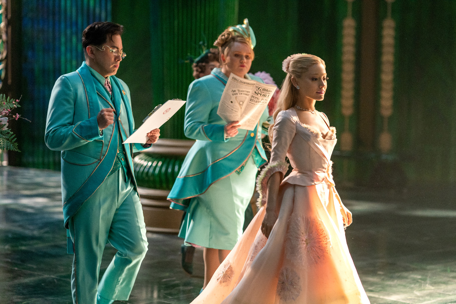 Glinda in one of the beginning scenes of Wicked: For Good (Photo: Universal Pictures)