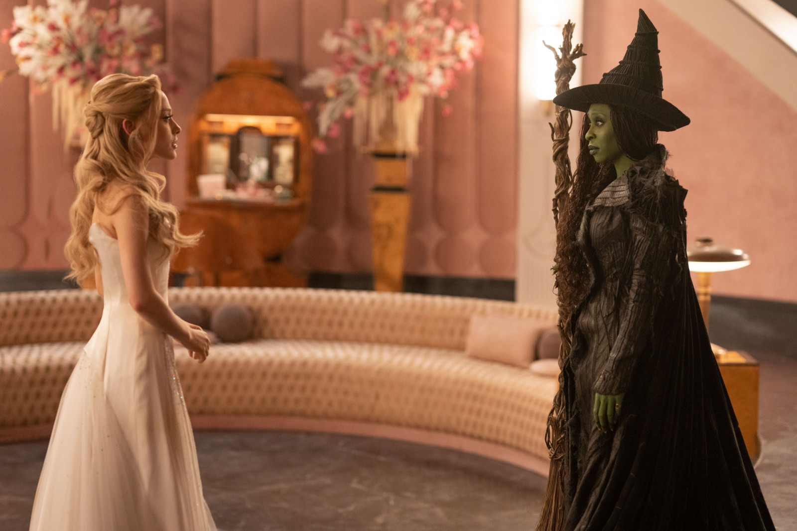 Elphaba visiting Glinda before her wedding with Prince Fiyero (Photo: Universal Pictures)