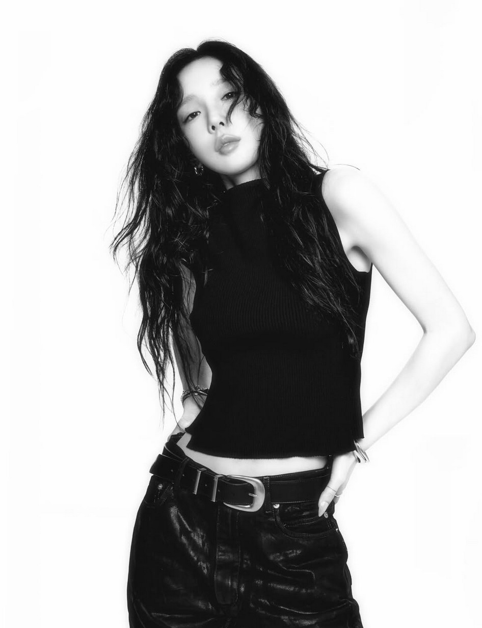 Taeyeon strips down to the essentials in sleek biker chic for ‘Panorama’ (Photo: @taeyeon_ss / Instagram)