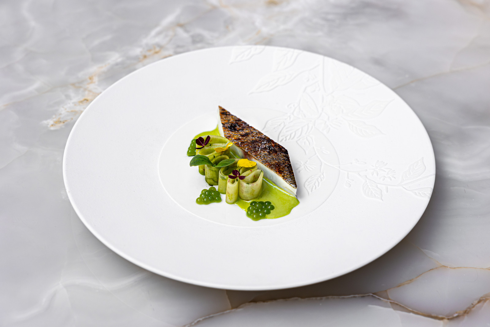 Sea bream on the grill, vegetable pasta, spicy juice ©Clemence Sahuc