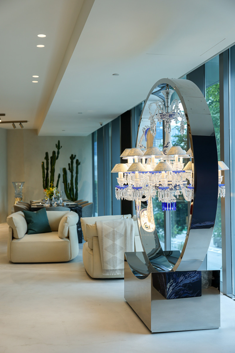 Printemps Bleu Zenith Chandelier displayed on the second floor of Fendi Casa during the “Crafted Elegance: A Celebration of Timeless Savoir-Faire” exhibition