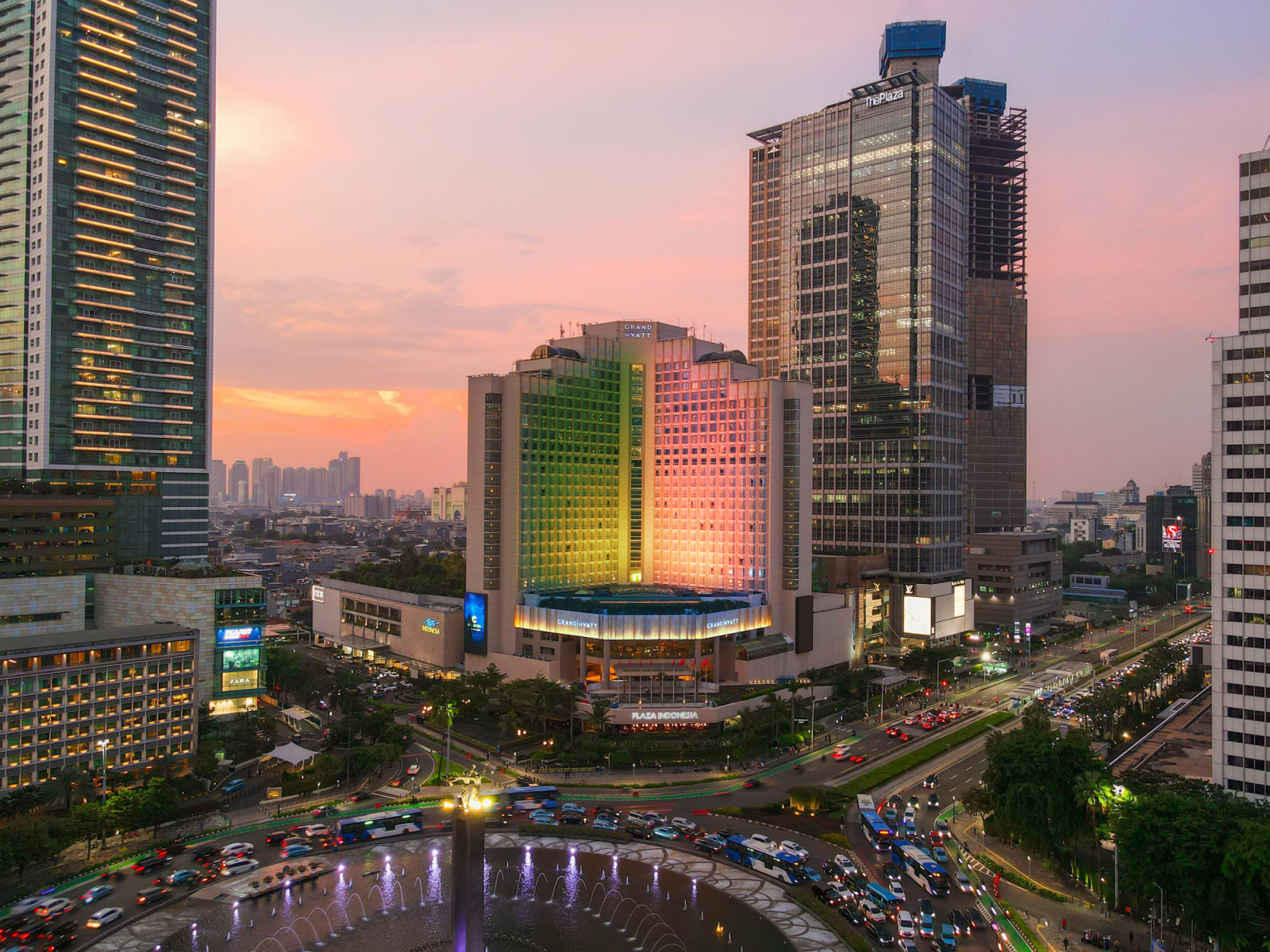 Hotel Grand Hyatt Jakarta mempersembahkan pengalaman menginap imersif Wicked: For Good staycation hingga 3 Januari 2026