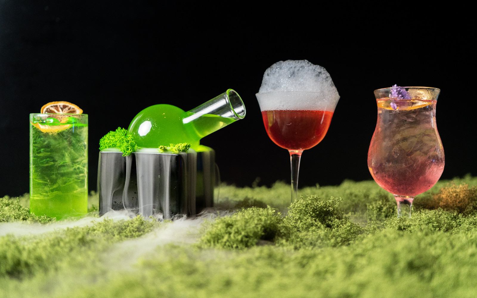 Racikan minuman di Fountain Lounge yang pasti akan disukai juga oleh Glinda bisa Anda nikmati