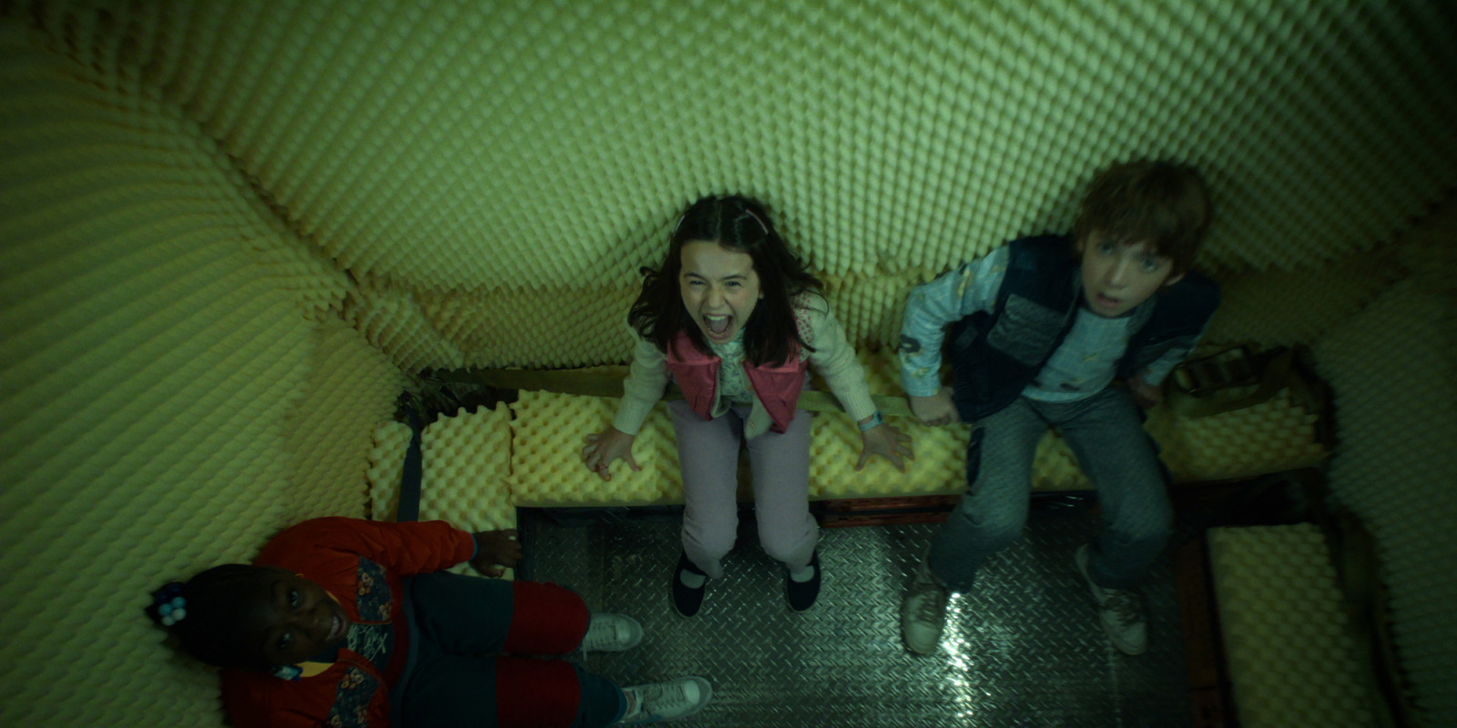 STRANGER THINGS: SEASON 5. (L to R) Alyse Elna Lewis as Wendy, Eden Stephens as Debbie Miller, and Carson Minniear as Thomas in Stranger Things: Season 5. Cr. COURTESY OF NETFLIX © 2025